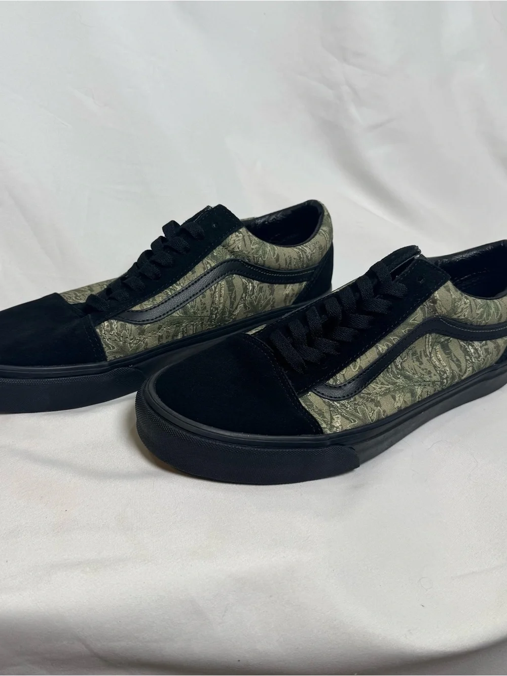 NWOT Vans Old Skool Black Camo Low Top Skate Shoes Size 10